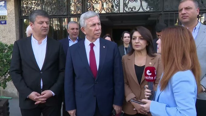 Bağımsız ABB Başkanı Mansur Yavaş, Büyükşehir'i ve Vahap Seçer'in ailesini ziyaret etti Bağımsız ABB Başkanı Mansur Yavaş, Büyükşehir'i ve Vahap Seçer'in ailesini ziyaret etti