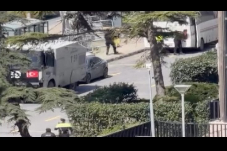 Beşiktaş'ta polis noktasına yönelik terör saldırısıyla ilgili gözaltı sayısı 16'ya yükseldi Beşiktaş'ta polis noktasına yönelik terör saldırısıyla ilgili gözaltı sayısı 16'ya yükseldi