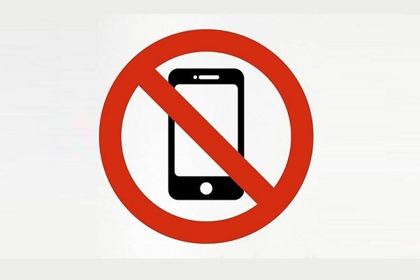 Çekya hükümeti okullarda cep telefonu yasağını onayladı Çekya hükümeti okullarda cep telefonu yasağını onayladı