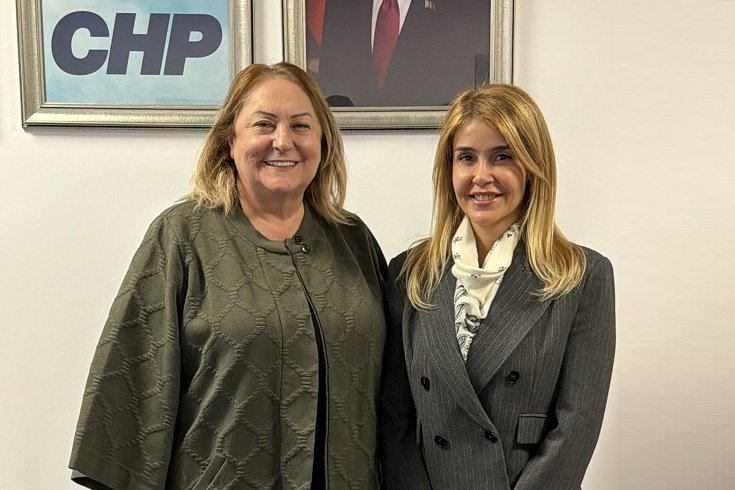 CHP İstanbul Kadın Kolları Başkanlığı'na Avukat Ezgi Pekşen atandı CHP İstanbul Kadın Kolları Başkanlığı'na Avukat Ezgi Pekşen atandı