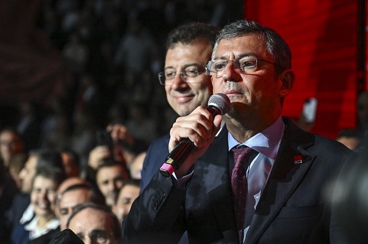 CHP Kurultay davasında 8 kişi tahliye edildi: Yeni Parti'li Veli Ağbaba'nın şoförünün tutukluluğu devam ediyor CHP Kurultay davasında 8 kişi tahliye edildi: Yeni Parti'li Veli Ağbaba'nın şoförünün tutukluluğu devam ediyor