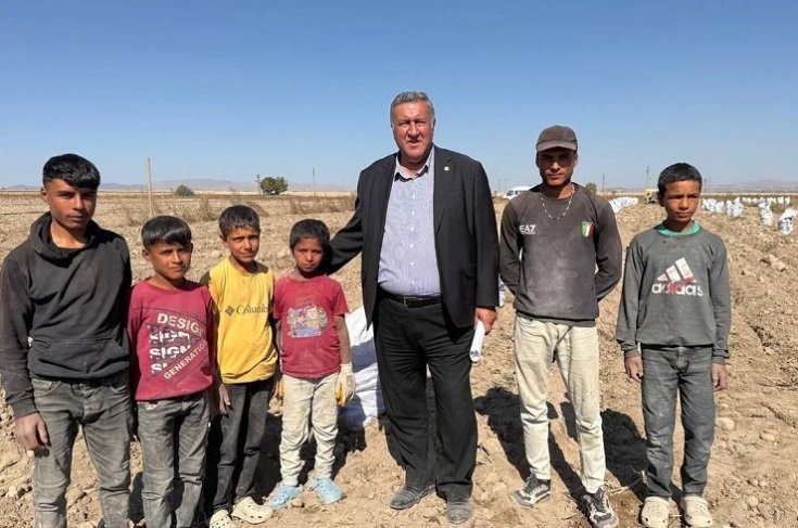 CHP'li Gürer sordu: Göçer tarım işçileri çocukları yeterli eğitimi alamıyor! Bakan Tekin cevapladı: Göçer 26.920 tarım işçisi çocuğu öğrenci saptandı CHP'li Gürer sordu: Göçer tarım işçileri çocukları yeterli eğitimi alamıyor! Bakan Tekin cevapladı: Göçer 26.920 tarım işçisi çocuğu öğrenci saptandı