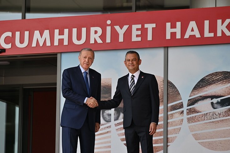 Cumhurbaşkanı Erdoğan, CHP Genel Başkanı Özgür Özel'e tazminat davası açtı