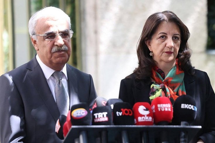 DEM Parti İmralı Heyeti, Cumhurbaşkanı Yardımcısı Cevdet Yılmaz ile görüştü DEM Parti İmralı Heyeti, Cumhurbaşkanı Yardımcısı Cevdet Yılmaz ile görüştü