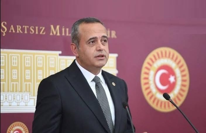 DEVA Partisi Gaziantep Milletvekili Ertuğrul Kaya partisinden istifa etti DEVA Partisi Gaziantep Milletvekili Ertuğrul Kaya partisinden istifa etti
