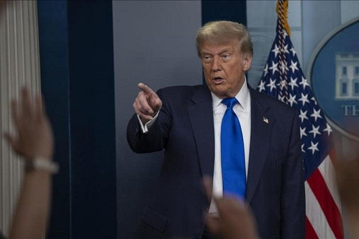 Donald Trump basına açıklaması yaptı: Venezüella'da güvenli, düzgün ve mantıklı bir iktidar geçişi sağlanana kadar yönetimi elimizde tutacağız