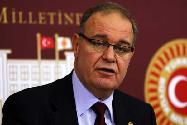Faik Öztrak, Sosyal Demokrasi Derneği üyeliğinden istifa ettiğini açıkladı