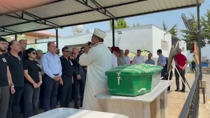 Gazeteci Duygu Öksüz Canova, Mersin'de son yolculuğuna uğurlandı Gazeteci Duygu Öksüz Canova, Mersin'de son yolculuğuna uğurlandı