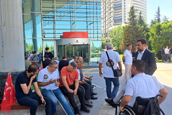 Gazilerin isyanı: Heryeriı barikatla mı kapatacaksınız? Gazilerin isyanı: Heryeriı barikatla mı kapatacaksınız?