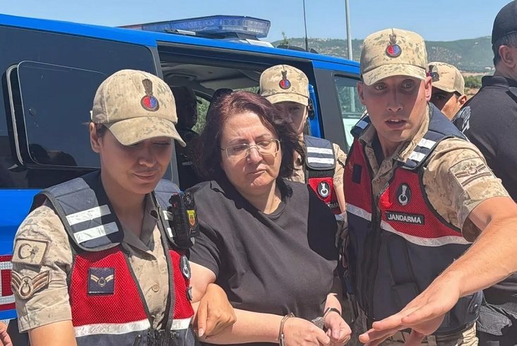 Gülistan Doku soruşturması: Tuncay Sonel'in eşi Handan Sonel ve Bilişim şirketi sahibi tutuklandı Gülistan Doku soruşturması: Tuncay Sonel'in eşi Handan Sonel ve Bilişim şirketi sahibi tutuklandı