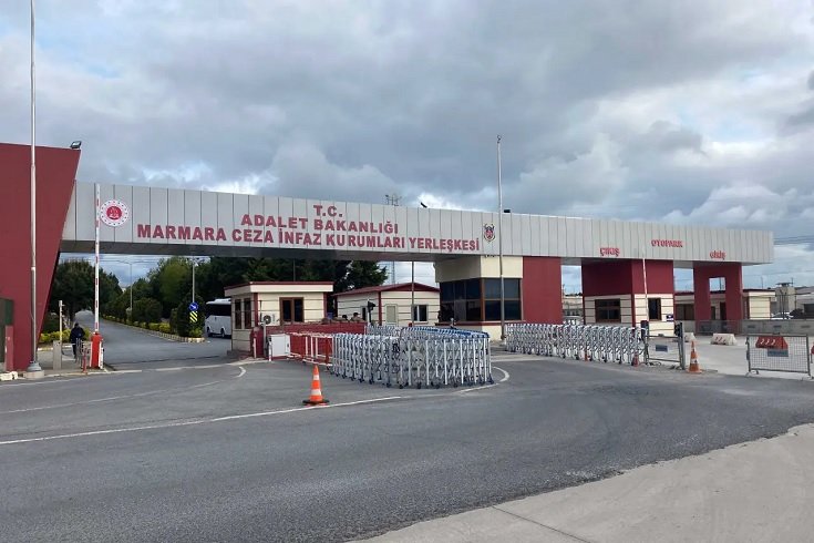 İBB yolsuzluk davasında duruşmada görüntü çeken kişi tutuklandı