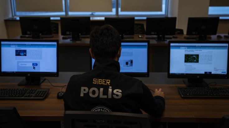 İçişleri Bakanlığı duyurdu: Siber suç operasyonlarında yakalanan 547 şüpheliden, 155’i tutuklandı İçişleri Bakanlığı duyurdu: Siber suç operasyonlarında yakalanan 547 şüpheliden, 155’i tutuklandı