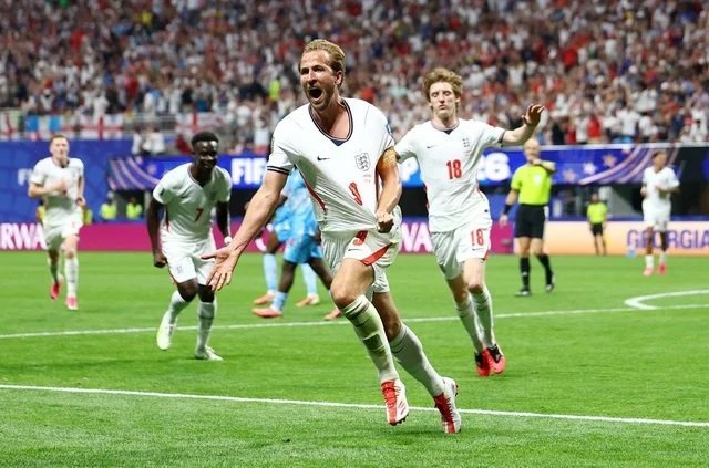 İngiltere, Meksika'yı 3-2 yenerek çeyrek finale yükseldi
