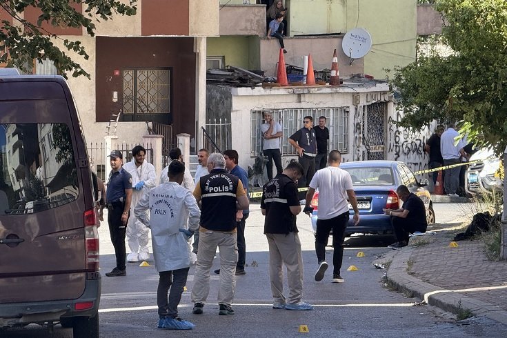 İstanbul Valiliği: Maltepe'de ev sahibi kiracı kavgasında ev sahibi ve eşi öldü, bir avukat ağır yaralandı İstanbul Valiliği: Maltepe'de ev sahibi kiracı kavgasında ev sahibi ve eşi öldü, bir avukat ağır yaralandı