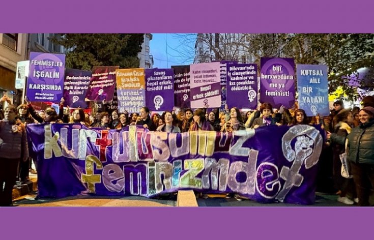 İstanbul’da 24. 'Feminist Gece Yürüyüşü' için yasaklara rağmen binlerce kadın bir araya geldi
