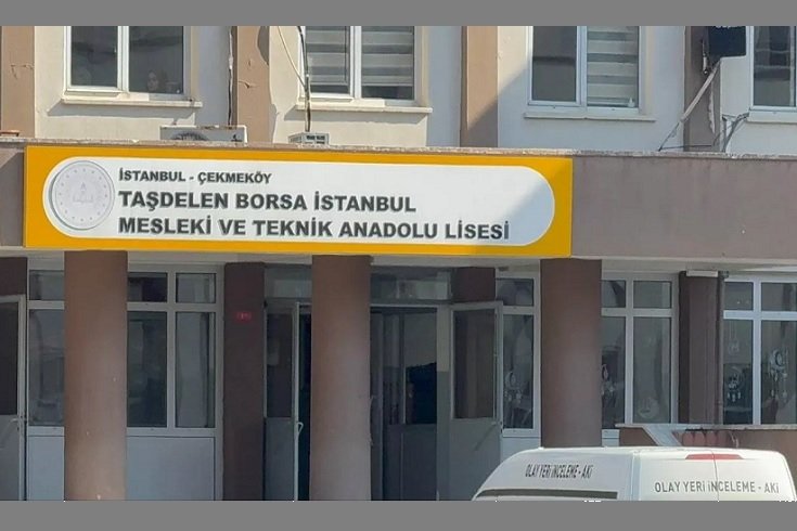 İstanbul'da okulda öğrenci saldırısında Fatma Nur öğretmen hayatını kaybetti