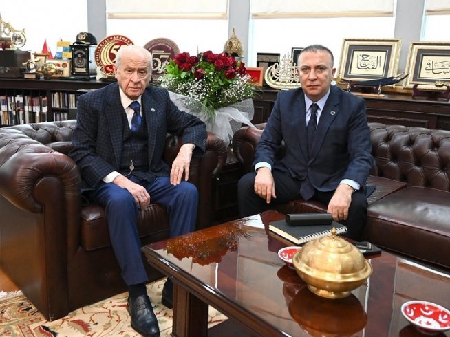 İzzet Ulvi Yönter MHP'de deprem etkisi yaratan 'MHP’ye sızan ajan' iddiası ile istifa etti