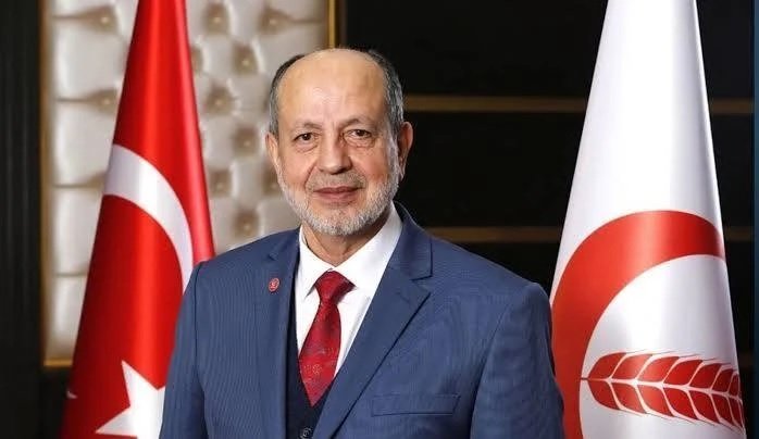 Kani Torun Yeni Yol Partisi'nden istifa etti: grubunun düşmemesi için Yeniden Refah Partisi'nden Ali Yüksel, Yeni Yol'a geçti Kani Torun Yeni Yol Partisi'nden istifa etti: grubunun düşmemesi için Yeniden Refah Partisi'nden Ali Yüksel, Yeni Yol'a geçti
