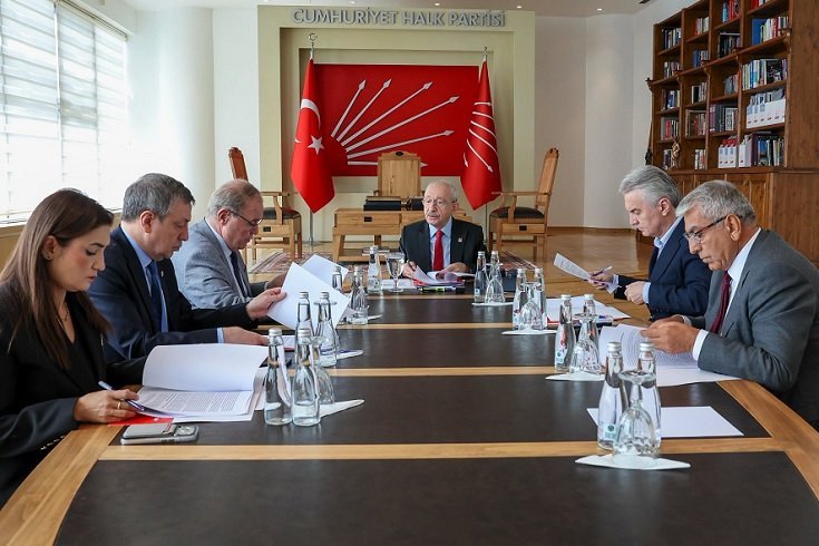 Kemal Kılıçdaroğlu, Ekonomi Masası toplantısına başkanlık etti: Bakan Mehmet Şimşek’e sermaye piyasalarıyla ilgili 7 soru sordu