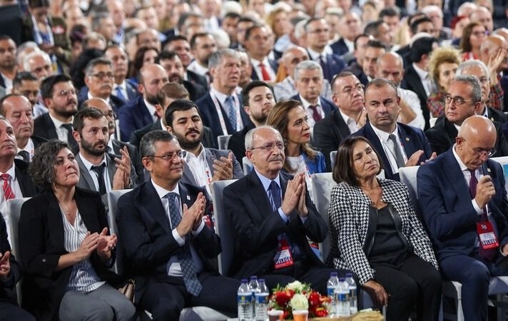Mahkemeden CHP kurultay davası ile İBB davasının birleştirilmesi talebine ret! Mahkemeden CHP kurultay davası ile İBB davasının birleştirilmesi talebine ret!