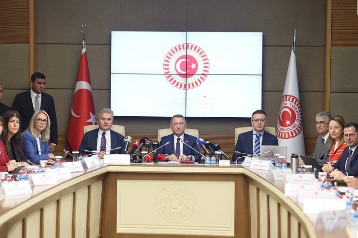 Mekke Anlaşması Komisyon'da kabul edildi Mekke Anlaşması Komisyon'da kabul edildi