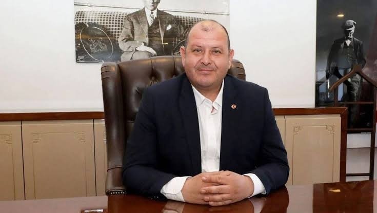 Menderes Belediyesine rüşvet operasyonu: Başkan İlkay Çiçek ve 20 kişi gözaltında