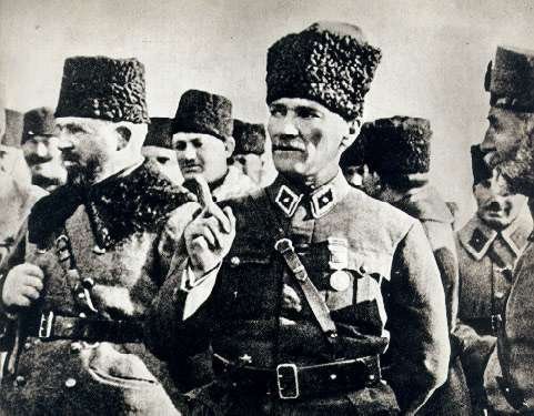 Mustafa Kemal Atatürk, 105 yıl önce 5 Ağustos 1921'de Başkomutan ilan edildi Mustafa Kemal Atatürk, 105 yıl önce 5 Ağustos 1921'de Başkomutan ilan edildi