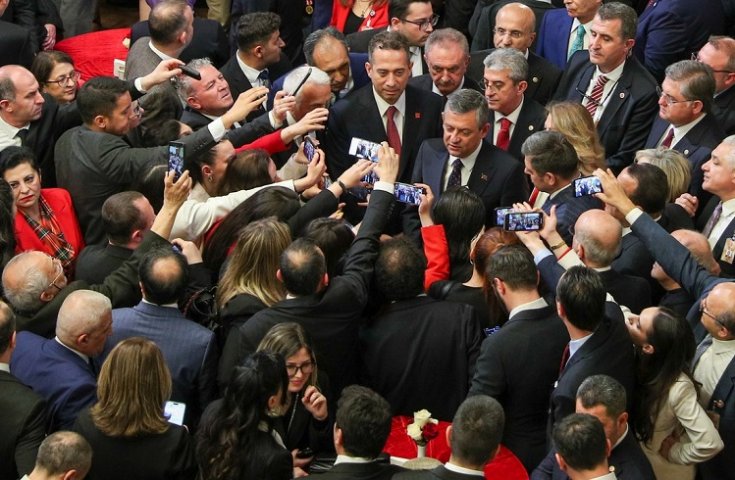 Özgür Özel, 23 Nisan Ulusal Egemenlik ve Çocuk Bayramı Resepsiyonuna Katıldı