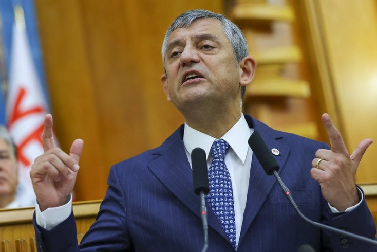 Özgür Özel: Erdoğan, masasının üstündeki soyguncu listesini bir an önce açıklamalıdır Özgür Özel: Erdoğan, masasının üstündeki soyguncu listesini bir an önce açıklamalıdır