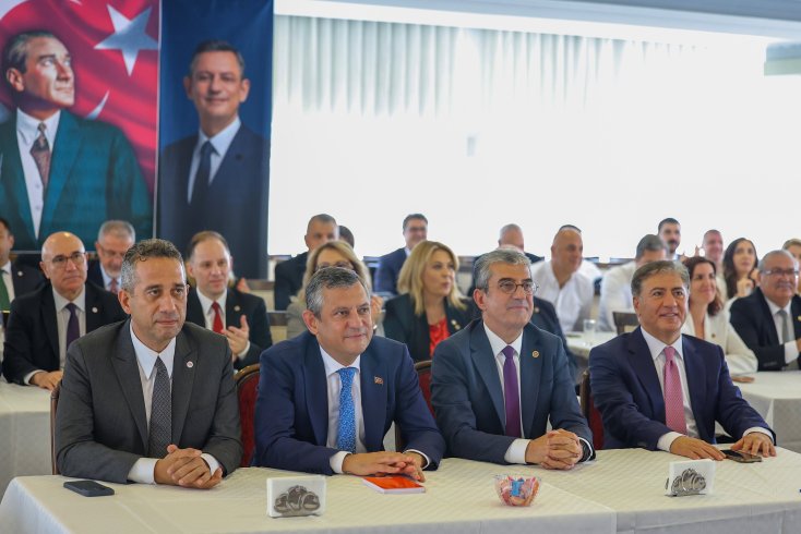Özgür Özel: Üyelik sistemimiz açılmıştır, herkesi YENİ Parti'ye üye olmaya davet ediyoruz