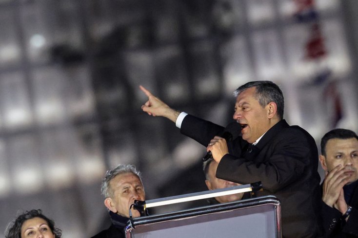 Özgür Özel'den Adalet Bakanı Özgür Özel'e: ‘4 Tapum Var’ Diyorsun, Açıklamadığın Konutun Vergisini Yatırmış, Diğerinde Taksitleri Ödemişsin