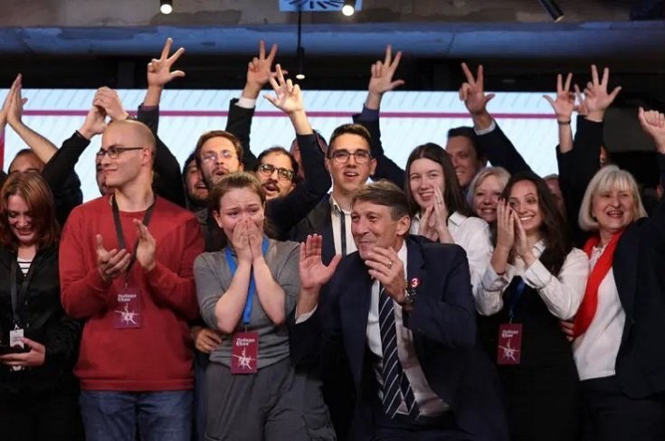 Sırbistan'da seçimi 'Öğrenci Listesi' kazandı: Vucic yenilgiyi kabul etti! Sırbistan'da seçimi 'Öğrenci Listesi' kazandı: Vucic yenilgiyi kabul etti!