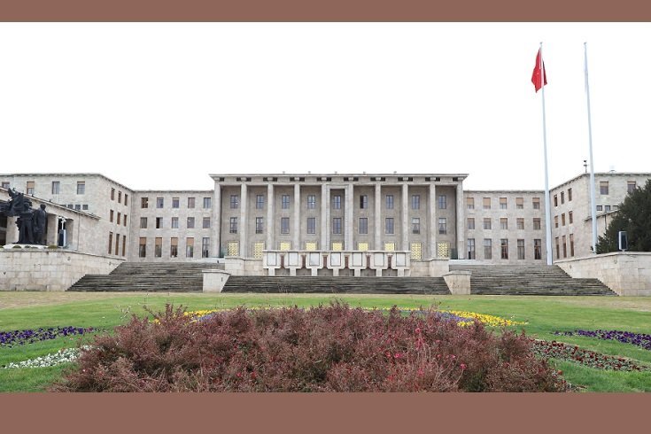 TBMM Genel Kurulunda, bu hafta TSK ile ilgili düzenlemeleri de içeren kanun teklifi ile 12. Yargı Paketi görüşmeleri var