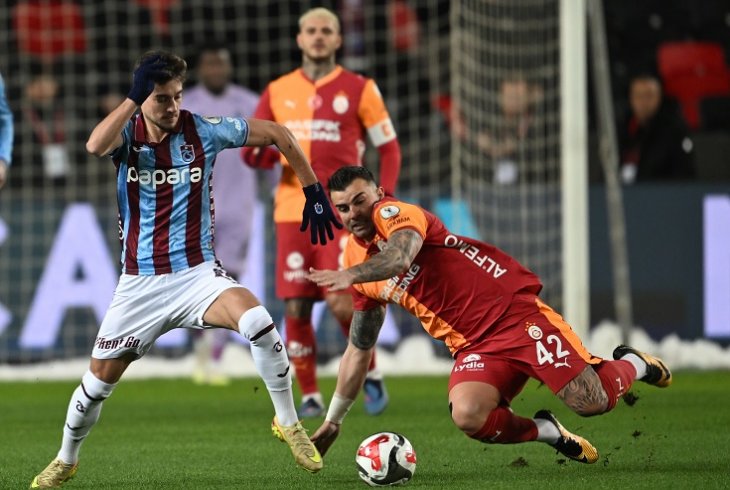 Turkcell Süper Kupa 2025'in yarı final maçında Galatasaray A.Ş., rakibi Trabzonspor A.Ş.'yi 4-1 yendi