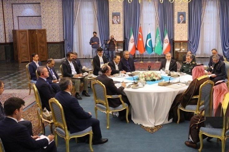 Türkiye, Suudi Arabistan, Pakistan ve İran arasındaki dörtlü toplantı Tahran'da başladı Türkiye, Suudi Arabistan, Pakistan ve İran arasındaki dörtlü toplantı Tahran'da başladı