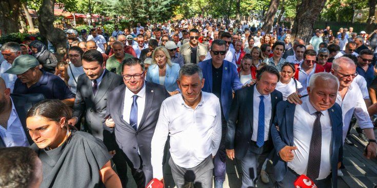 YENİ Parti Genel Başkanı Özgür Özel, Kırklareli'nde konuştu: Emeklilerin Yüzünü Güldürmeye Kararlıyız YENİ Parti Genel Başkanı Özgür Özel, Kırklareli'nde konuştu: Emeklilerin Yüzünü Güldürmeye Kararlıyız