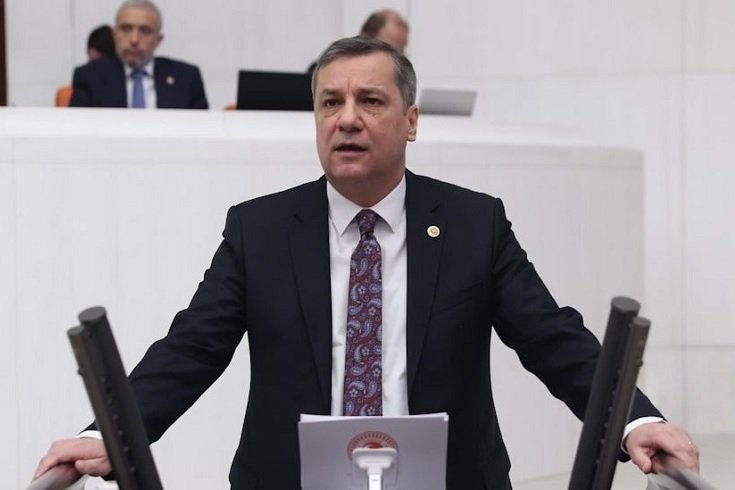Yeni Parti'ye; kampanyasının 5. gününde 113.678 vatandaş 240.305.252 TL bağışta bulundu Yeni Parti'ye; kampanyasının 5. gününde 113.678 vatandaş 240.305.252 TL bağışta bulundu