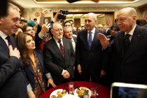 Erdoğan, Meclis Tören Salonu'nda, TBMM Başkanı Numan Kurtulmuş'un ev sahipliğinde gerçekleştirilen 23 Nisan Resepsiyonu'na katıldı