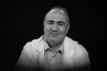 Gazeteci Vedat Yenerer 61 yaşında tedavi gördüğü hastanede hayatını kaybetti