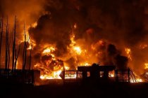 İran: Petrol rafinelerine yönelik saldırılara misilleme olarak bölgedeki petrol tesislerini hedef alacağız