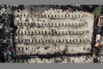 İran’da ölen 168 çocuk ve öğretmen için tören düzenlendi