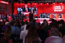 Özgür Özel Barselona'da konuştu: Bir yılı aşkın süredir meydanlarda mücadele veriyoruz, darbeye karşı halkın halkın iradesini savunuyoruz!