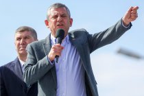 Özgür Özel: Burdur’dan, bu güzelim üniversite kentinden sesleniyorum. Müjdeler olsun ki bu iktidar değiştiğinde yasaksız Türkiye, vizesiz Avrupa geliyor!