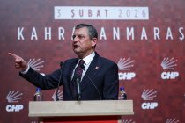 Özgür Özel grup toplantısını deprem bölgesinde yaptı: Asrın ihmali, asrın beceriksizliği ve asrın pişkinliğiyle karşı karşıyayız!