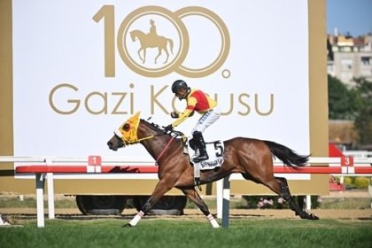 100. Gazi Koşusunu Bay Nalçakan jokeyi Halis Karataş ile kazandı