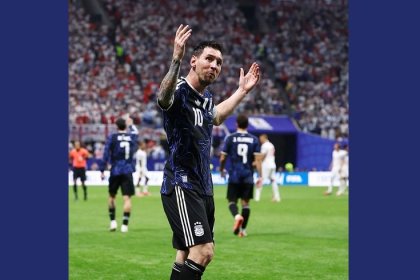 2026 FIFA Dünya Kupası yarı finalinde Arjantin, İngiltere'yi 2-1 yendi ve finalde İspanya'nın rakibi oldu