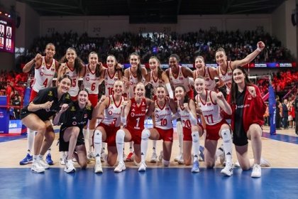 A Milli Kadın Voleybol Takımı, Almanya'yı 3-2 yendi