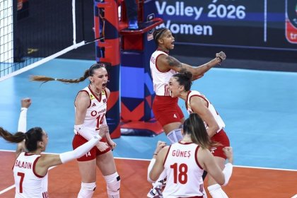A Milli Kadın Voleybol Takımımız, Avrupa Şampiyonası'nda Sırbistan'ı 3-0 yenerek finale yükseldi