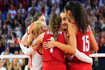 A Milli Kadın Voleybol Takımımız Polonya'ya 3-2 yenildi, grupta 2. oldu!