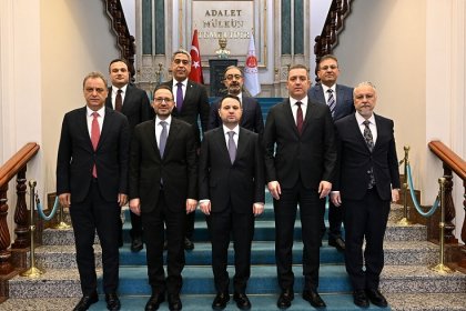 Adalet Bakanı Akın Gürlek, Türkiye Barolar Birliği Başkanı Erinç Sağkan ve beraberindeki heyeti bakanlıkta kabul etti